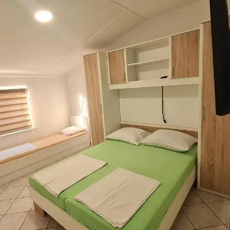 Mlinar-two Bedroom Seaview - Ugasen Διαμέρισμα Grebaštica