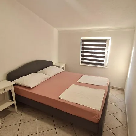 Mlinar-two Bedroom Seaview - Ugasen * Grebaštica