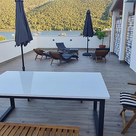 Mlinar-two Bedroom Seaview - Ugasen Διαμέρισμα